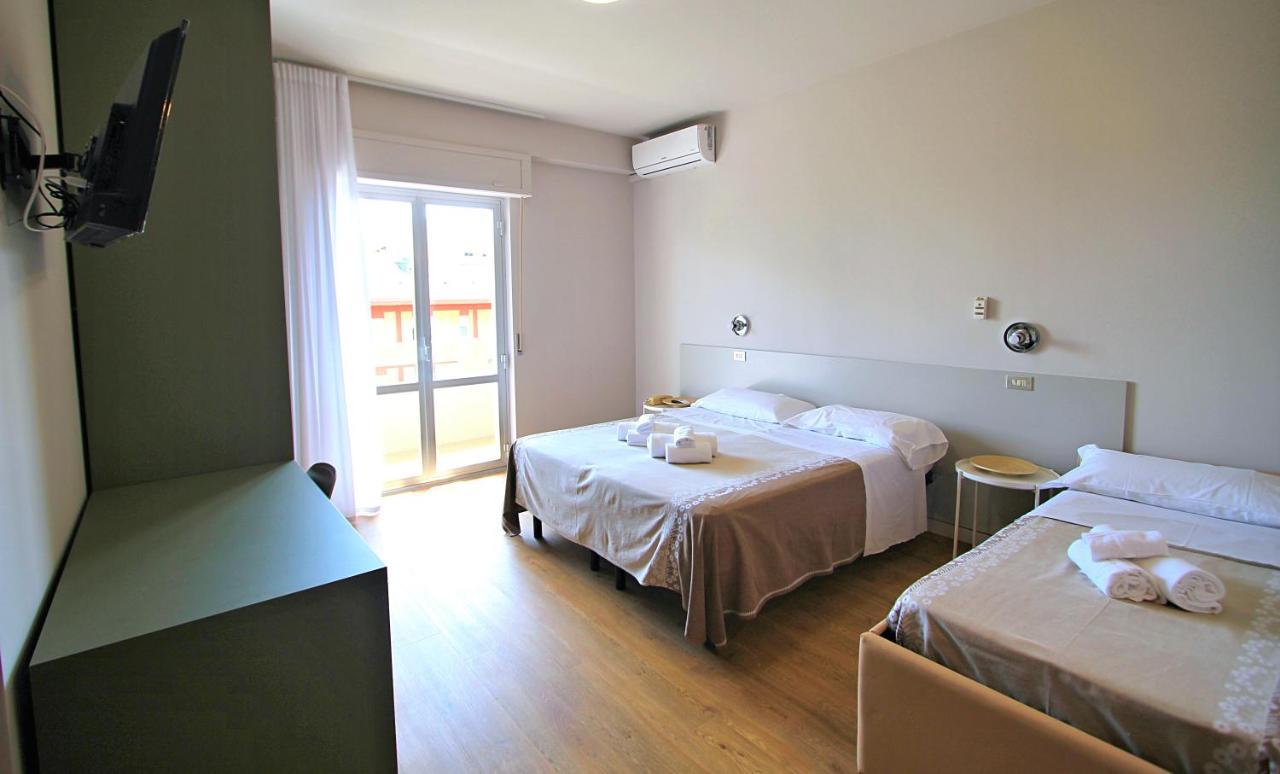 Hotel Pineta Сан-Бенедетто-дель-Тронто Экстерьер фото