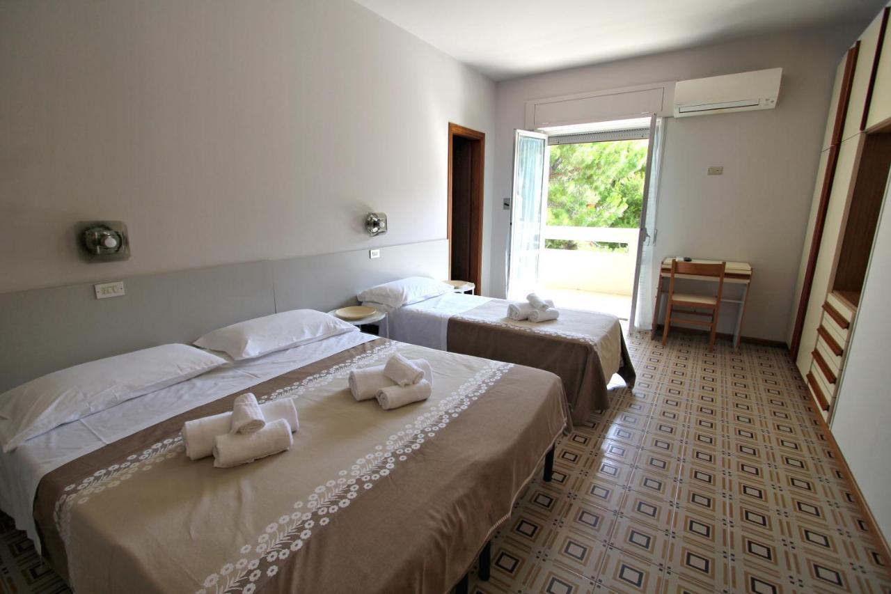 Hotel Pineta Сан-Бенедетто-дель-Тронто Экстерьер фото