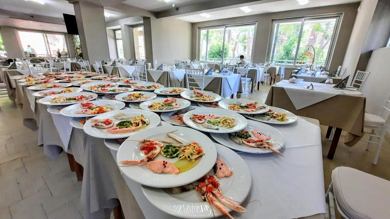 Hotel Pineta Сан-Бенедетто-дель-Тронто Экстерьер фото
