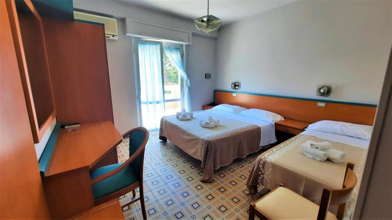 Hotel Pineta Сан-Бенедетто-дель-Тронто Экстерьер фото