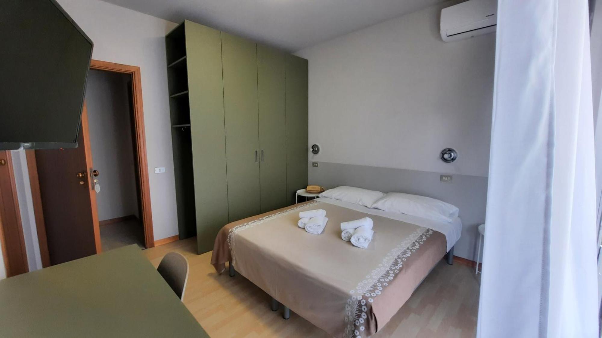 Hotel Pineta Сан-Бенедетто-дель-Тронто Экстерьер фото
