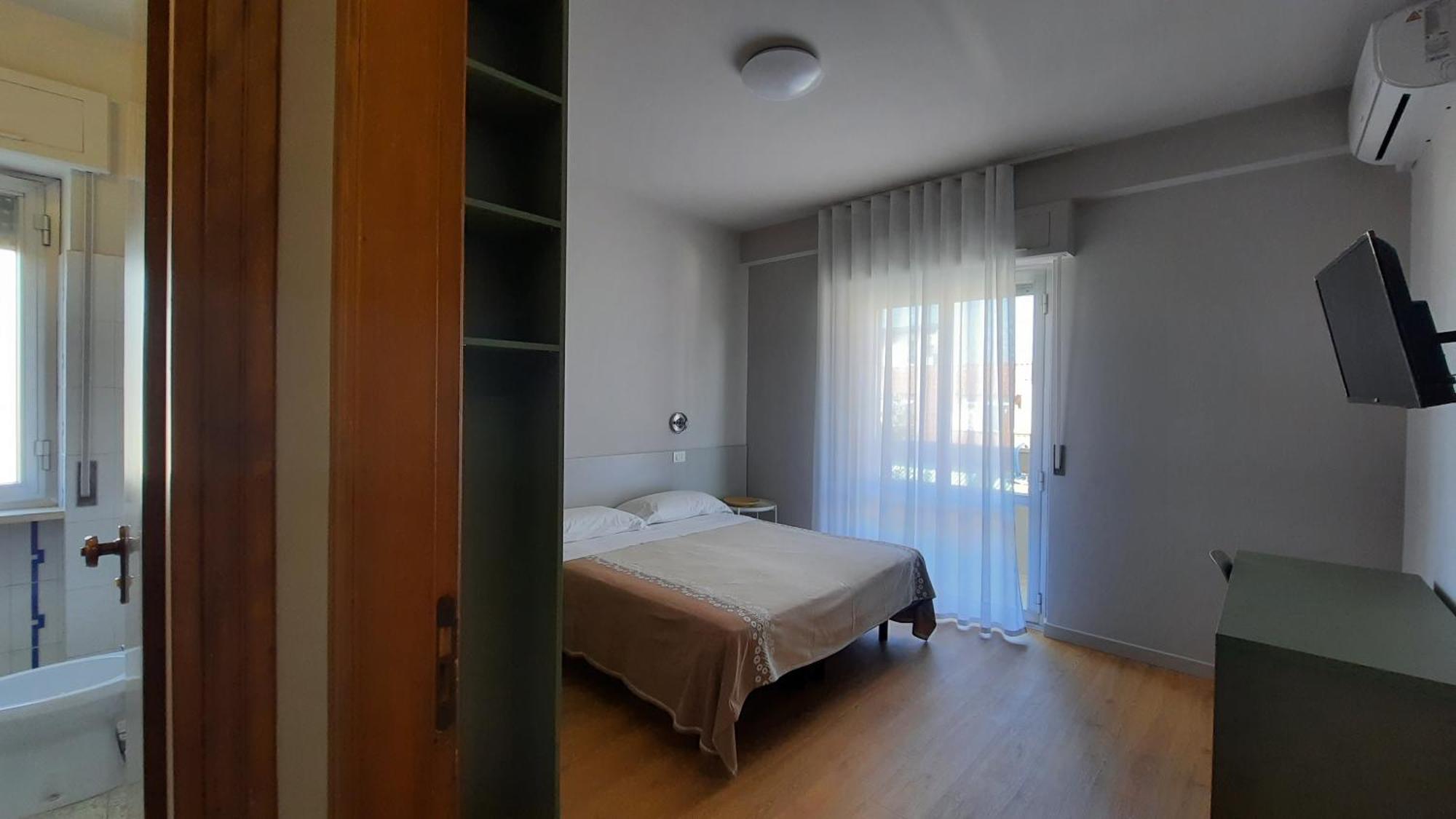 Hotel Pineta Сан-Бенедетто-дель-Тронто Экстерьер фото