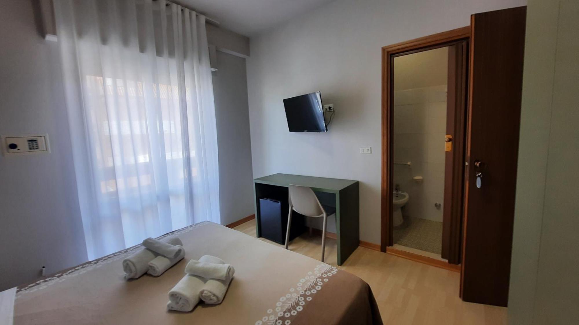 Hotel Pineta Сан-Бенедетто-дель-Тронто Экстерьер фото