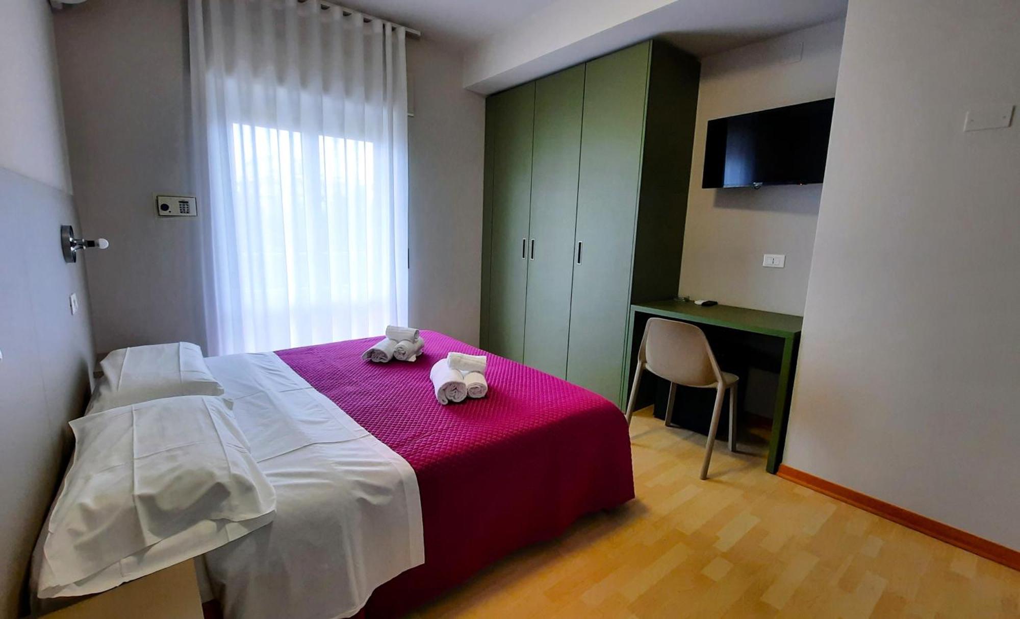 Hotel Pineta Сан-Бенедетто-дель-Тронто Экстерьер фото